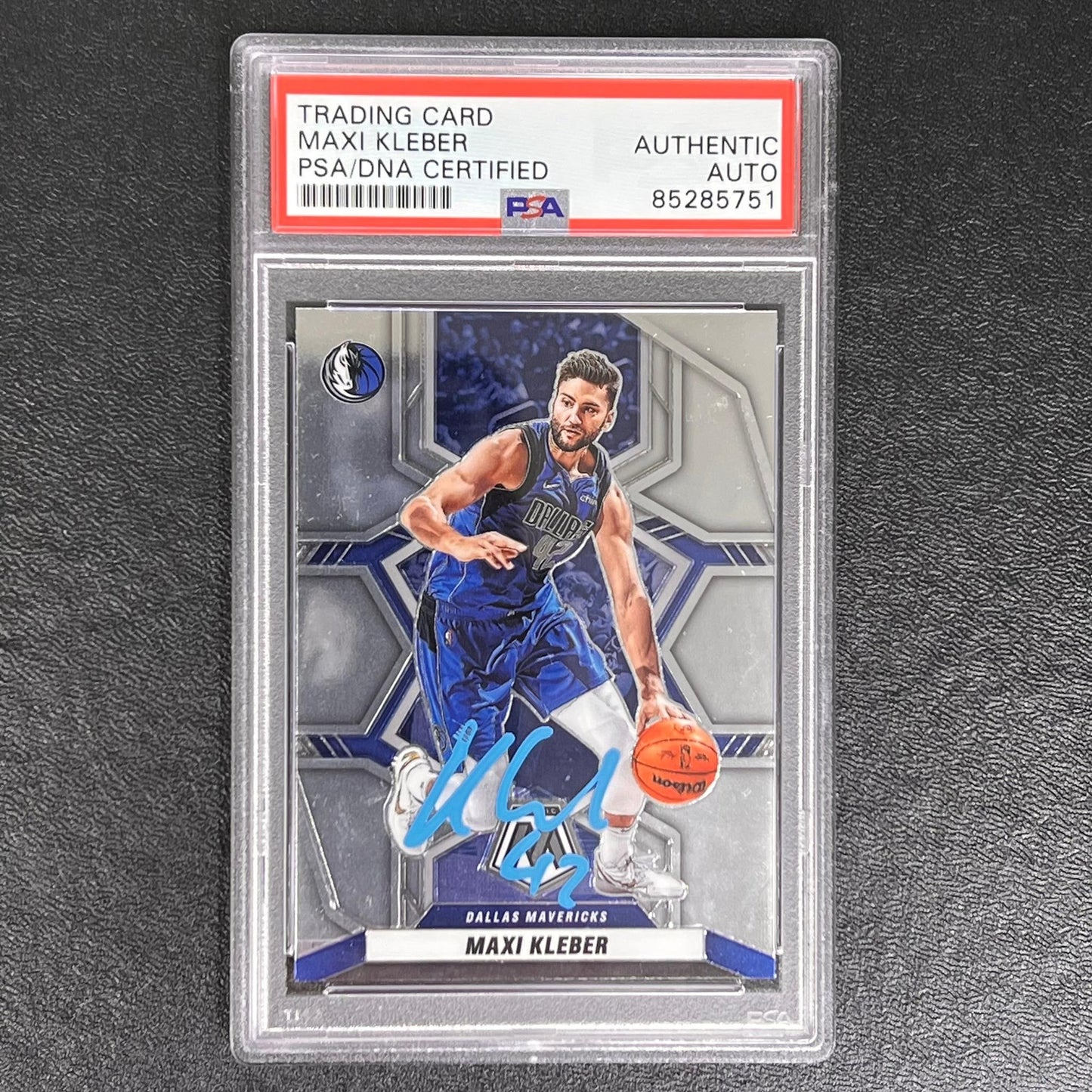 2020-21 Panini-Mosiac #192 Maxi Kleber Signed Card AUTO PSA/DNA Slabbed Maverick