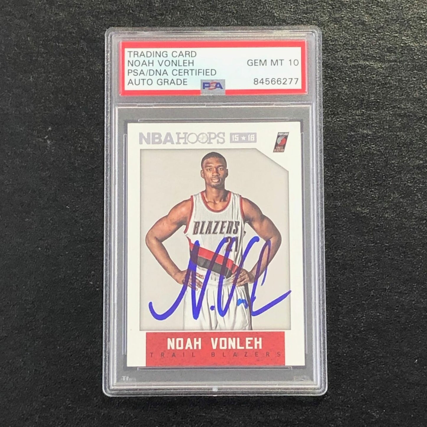 2015-16 NBA Hoops #126 Noah Vonleh Signed Card AUTO 10 PSA/DNA Slabbed Portland