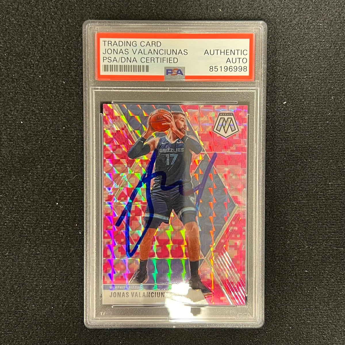 2019-20 Panini Mosaic #86 Jonas Valanciunas Signed Card AUTO PSA Slabbed Grizzli