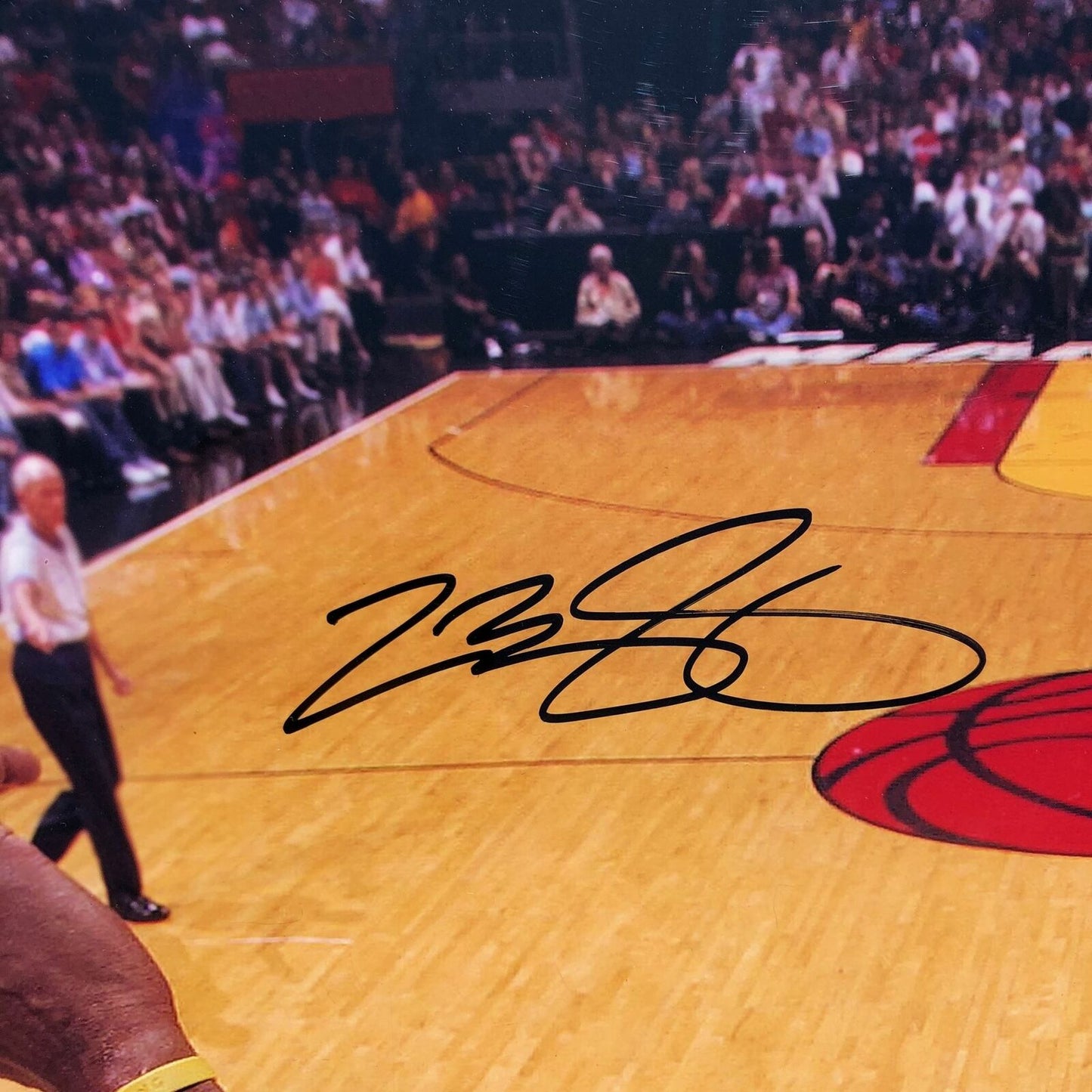 LeBron James Signed 16x20 Photo Upper Deck PSA/DNA Auto Grade 9 Framed
