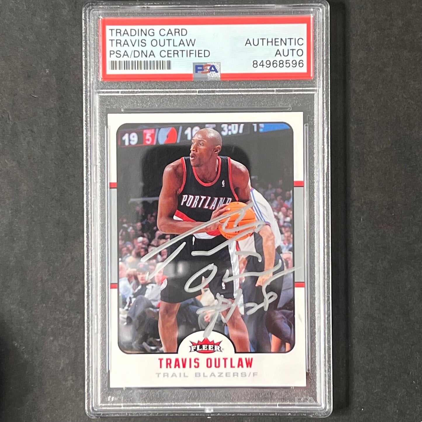 2006-07 NBA Fleer #161 Travis Outlaw Signed Card AUTO PSA Slabbed Portland Trail