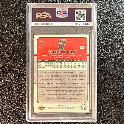 2006-07 NBA Fleer #25 Travis Outlaw Signed Card AUTO PSA Slabbed Portland Trail