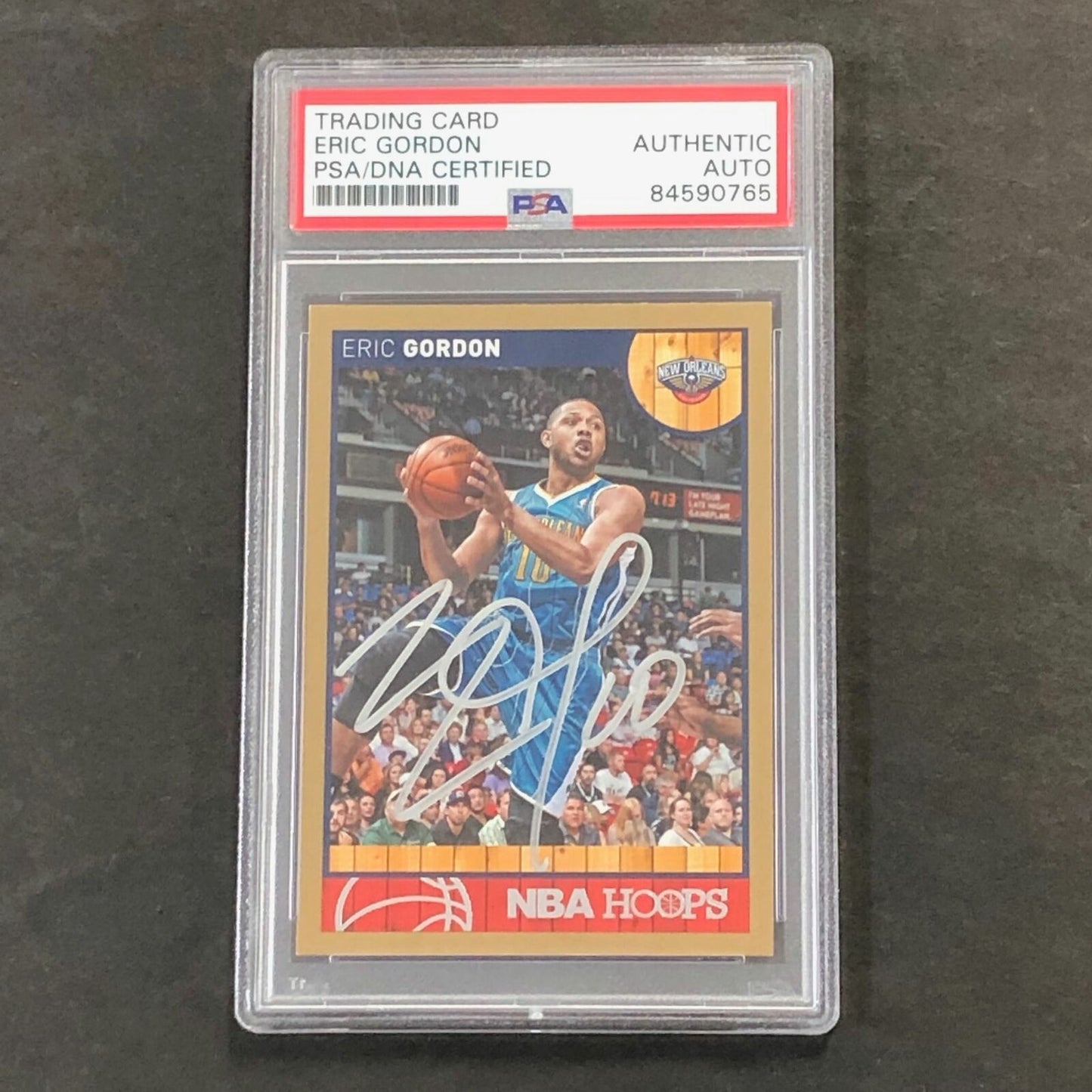 2013-14 NBA Hoops #143 Eric Gordon Signed Card AUTO PSA Slabbed Pelicans