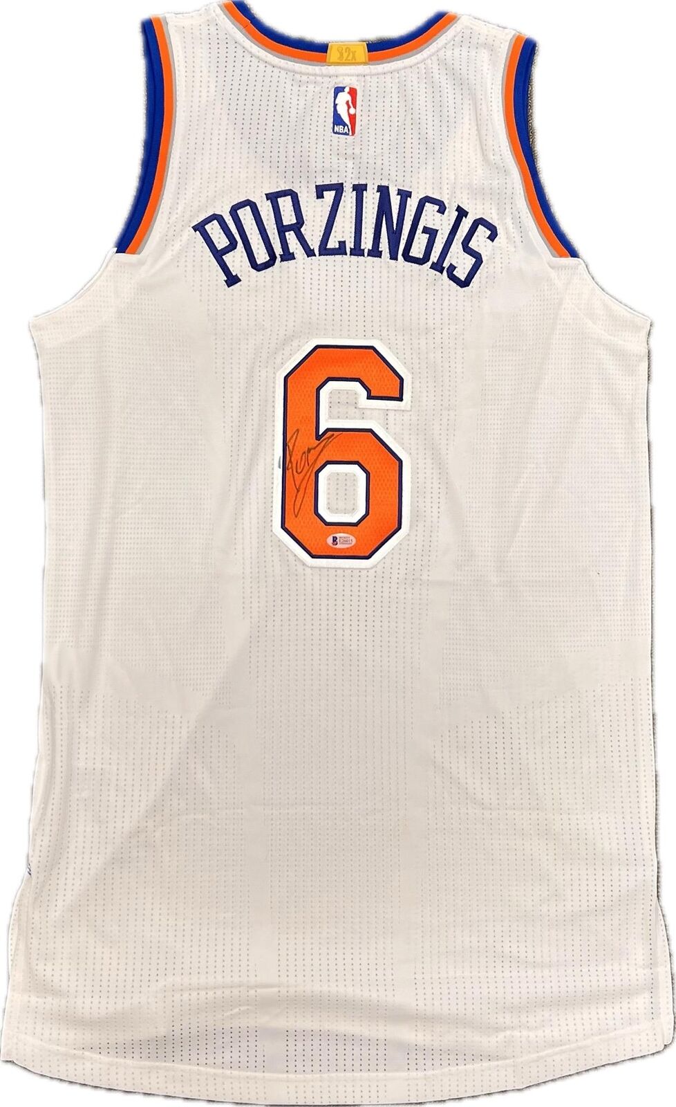 Kristaps Porzingis signed jersey BAS Beckett New York Knicks Autographed