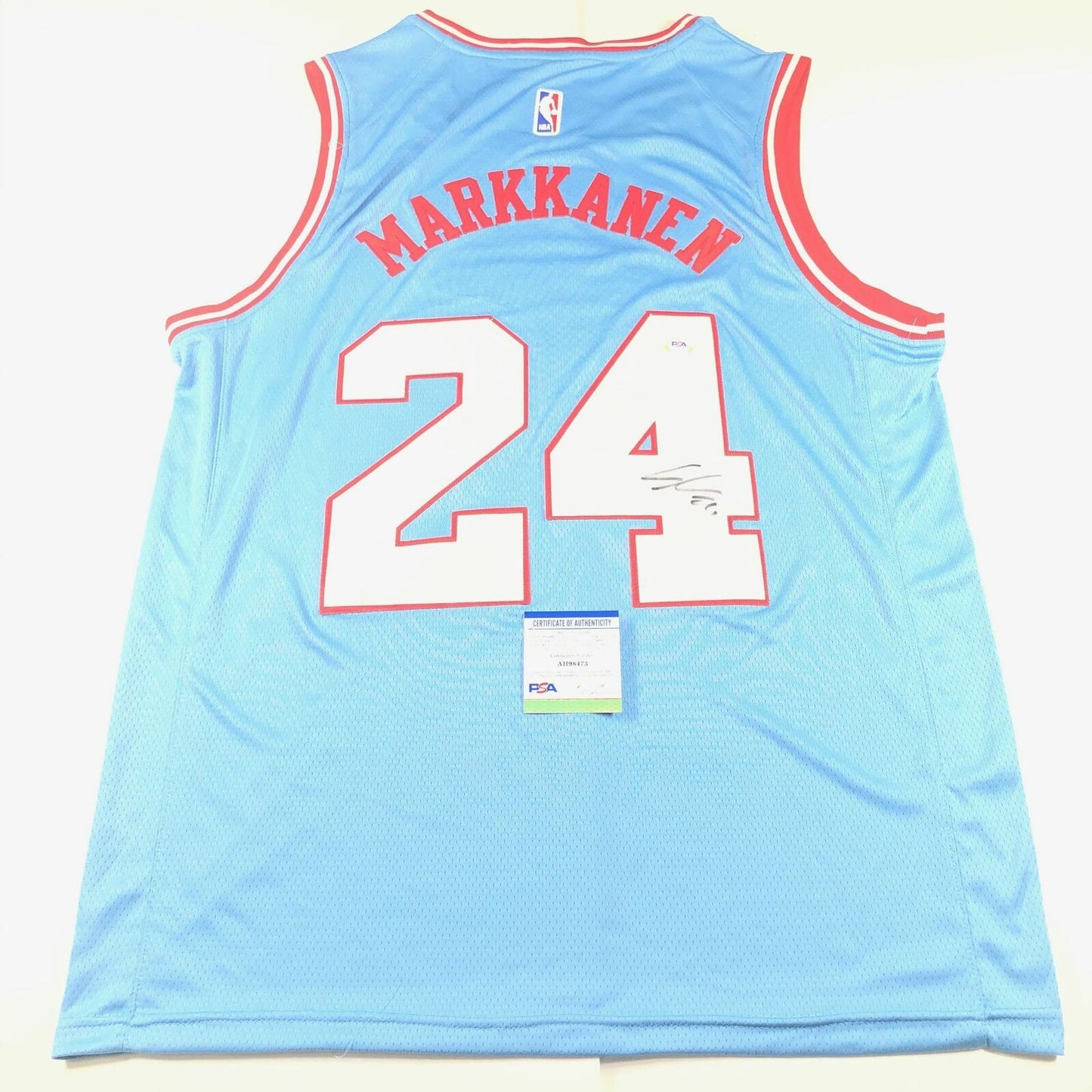 Lauri Markkanen signed jersey PSA/DNA Chicago Bulls Autographed