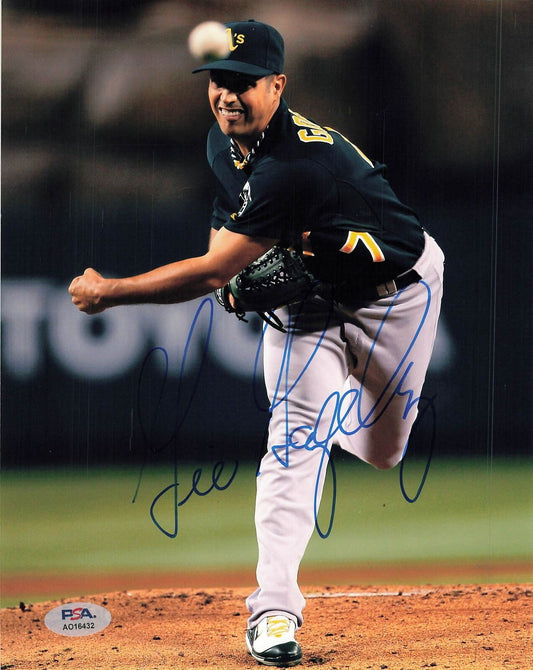 GIO GONZALEZ signed 8x10 photo PSA/DNA Athletics Autographed