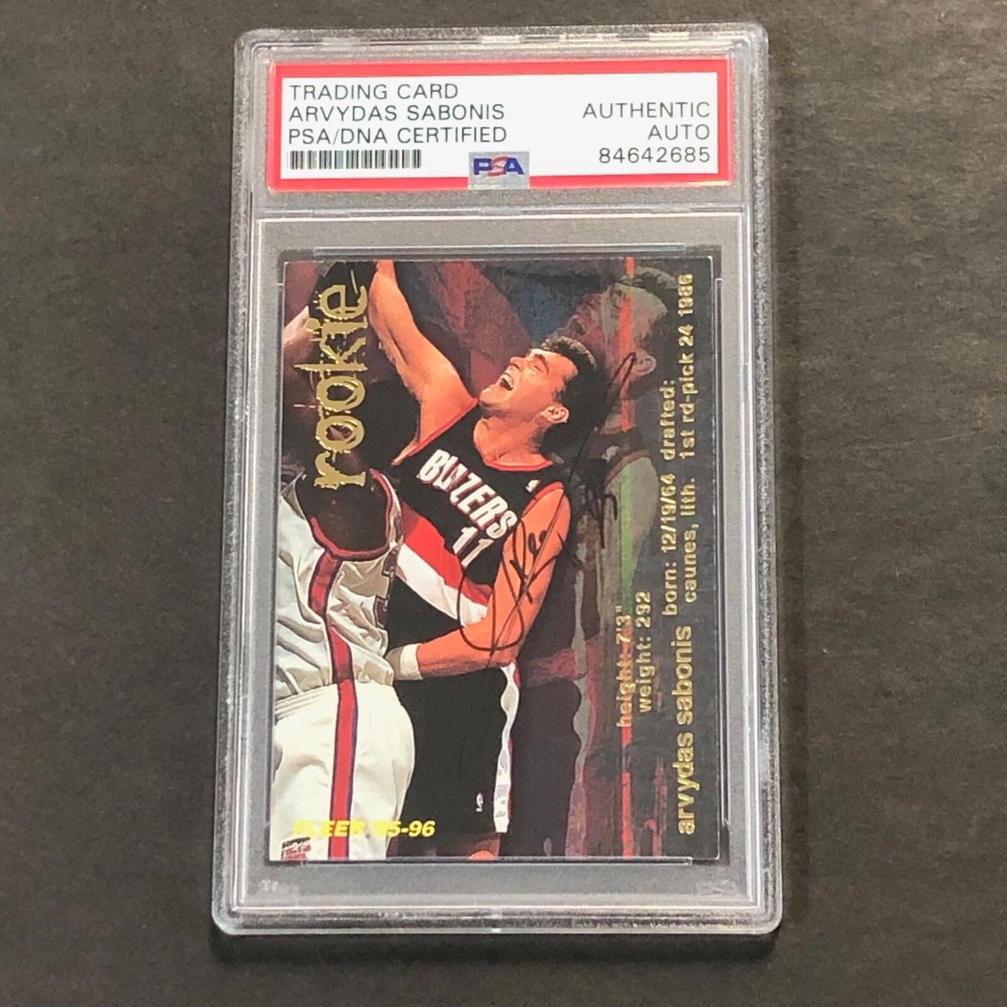 1995-96 Fleer #308 ARVYDAS SABONIS Signed Card AUTO PSA Slabbed Trail Blazers