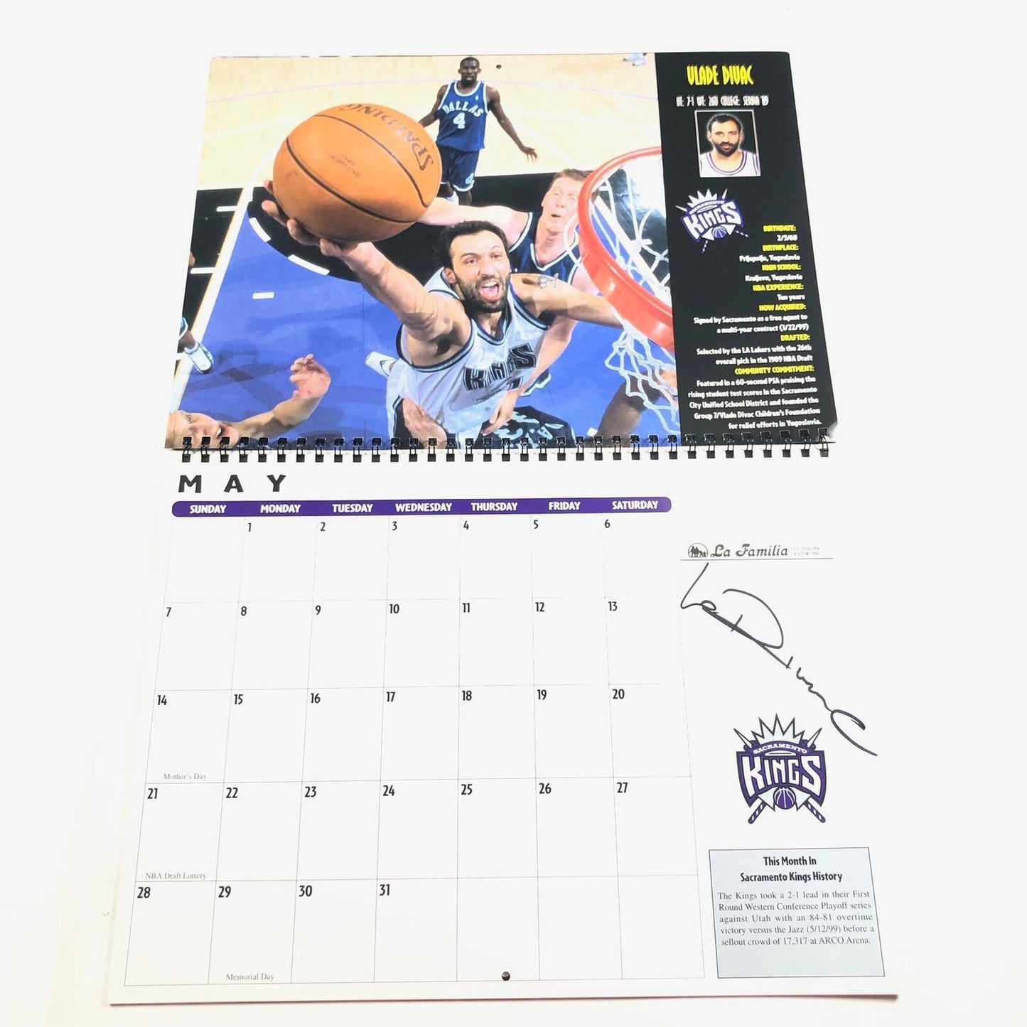 2000 Sacramento Kings Signed Calendar PSA/DNA Autographed