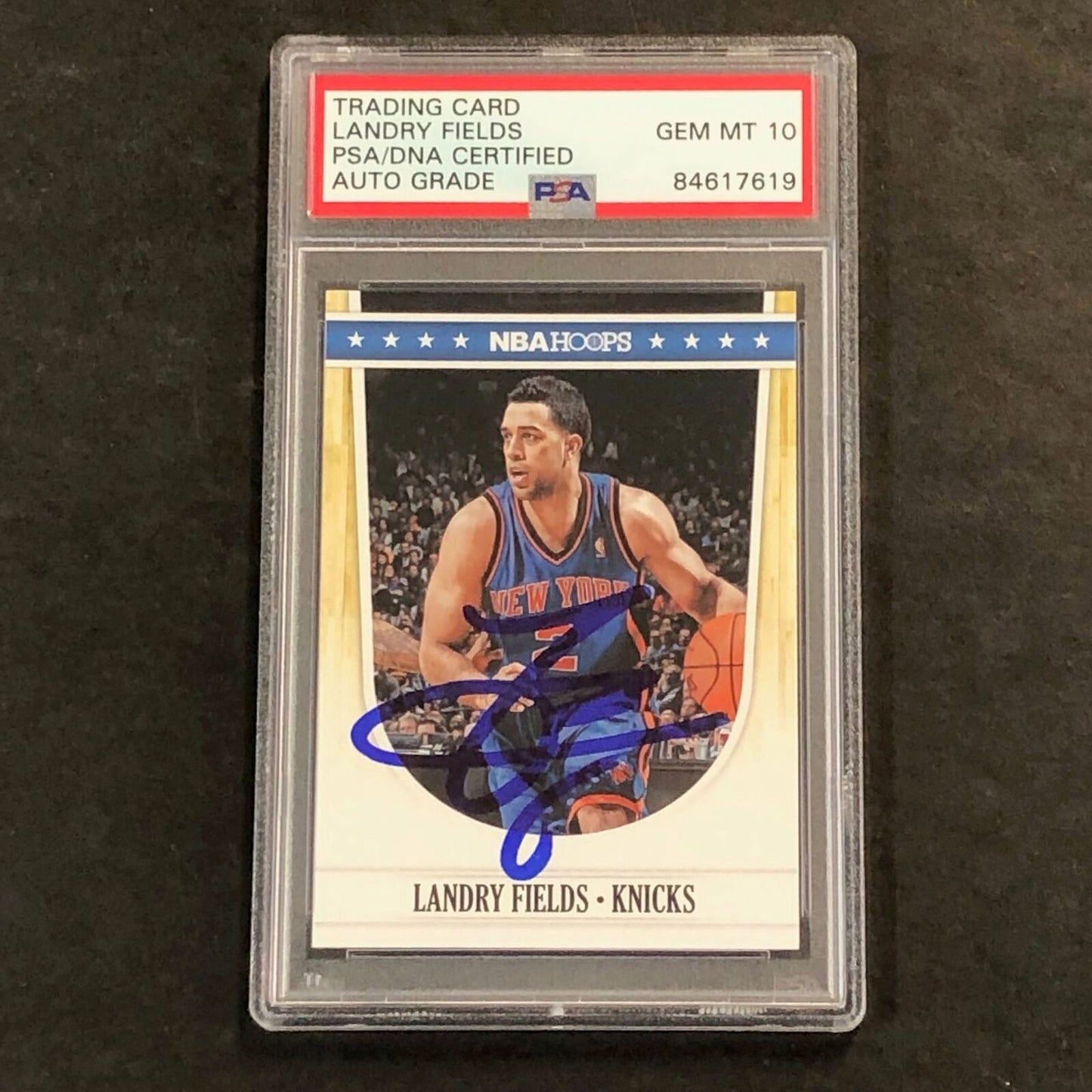 2011-12 NBA Hoops #164 Landry Fields Signed Card AUTO 10 PSA Slabbed Knicks